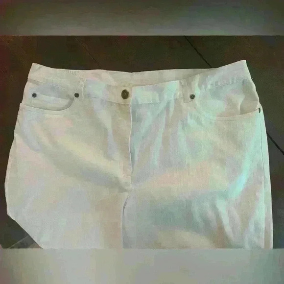 Like New- Ruby Rd. Light White Stretch Denim Jeans Size 16 - Picture 2 of 4